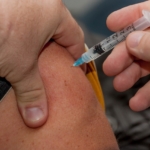 ¿La vacuna contra la influenza podría aumentar el riesgo pandémico de COVID-19?
