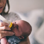 Expone ‘The Lancet’ los daños de las estrategias de las corporaciones de los sucedáneos de la leche materna